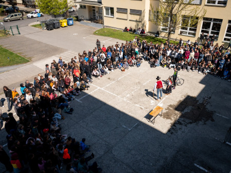 Poslední zvonění maturitního ročníku MG – fotogalerie